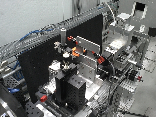 The team's small prototype neutron microscope