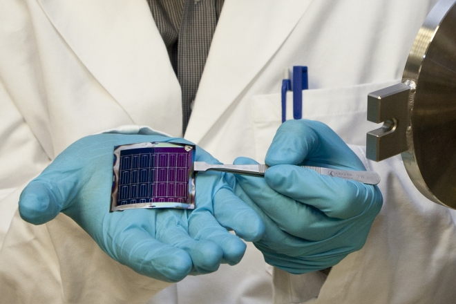High efficiency, flexible CIGS solar cells on polyimide film developed using a new process