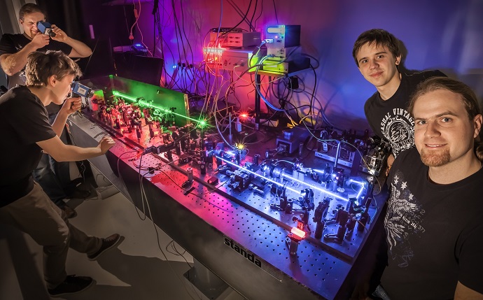 Quantum paparazzi film photons in the act of pairing up