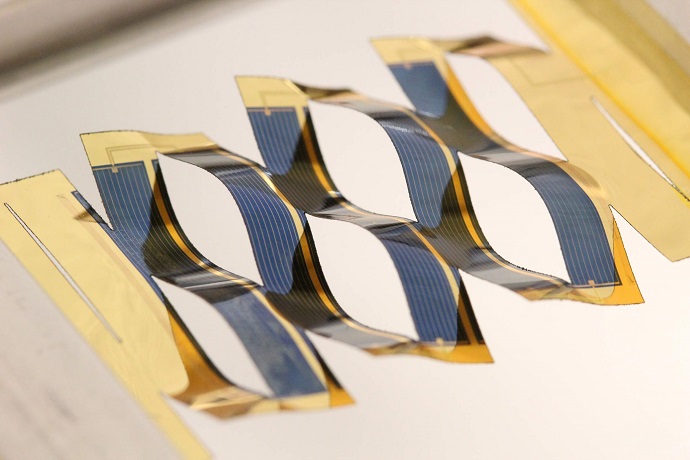 researchers at the University of Michigan have developed solar cells that can track the sun