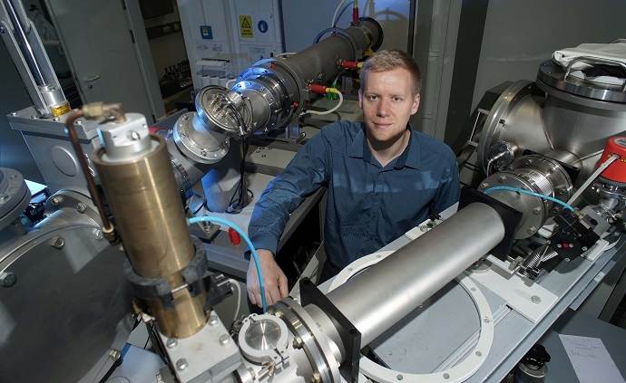 The physicist Jura Rensberg is part of the international researcher team