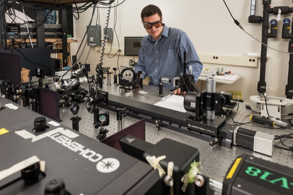 A research team led by Joe Feser in the Department of Mechanical Engineering at the University of Delaware has developed a new approach to simulating nanoscale heat transfer in materials