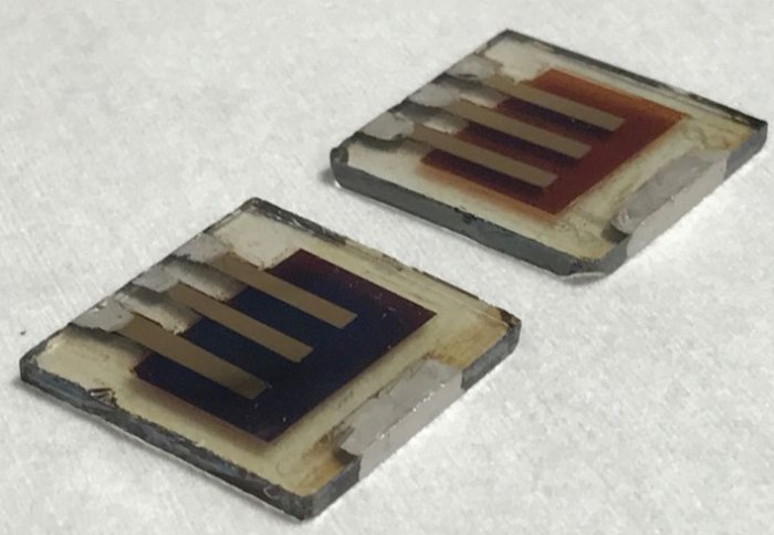Fresh (L) and degraded (R) solar cells