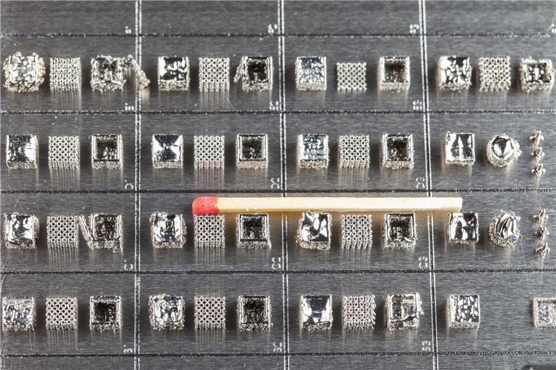 These small sized samples are made out of oxide dispersion strengthened titanium aluminides and have been made as part of the PhD-work.