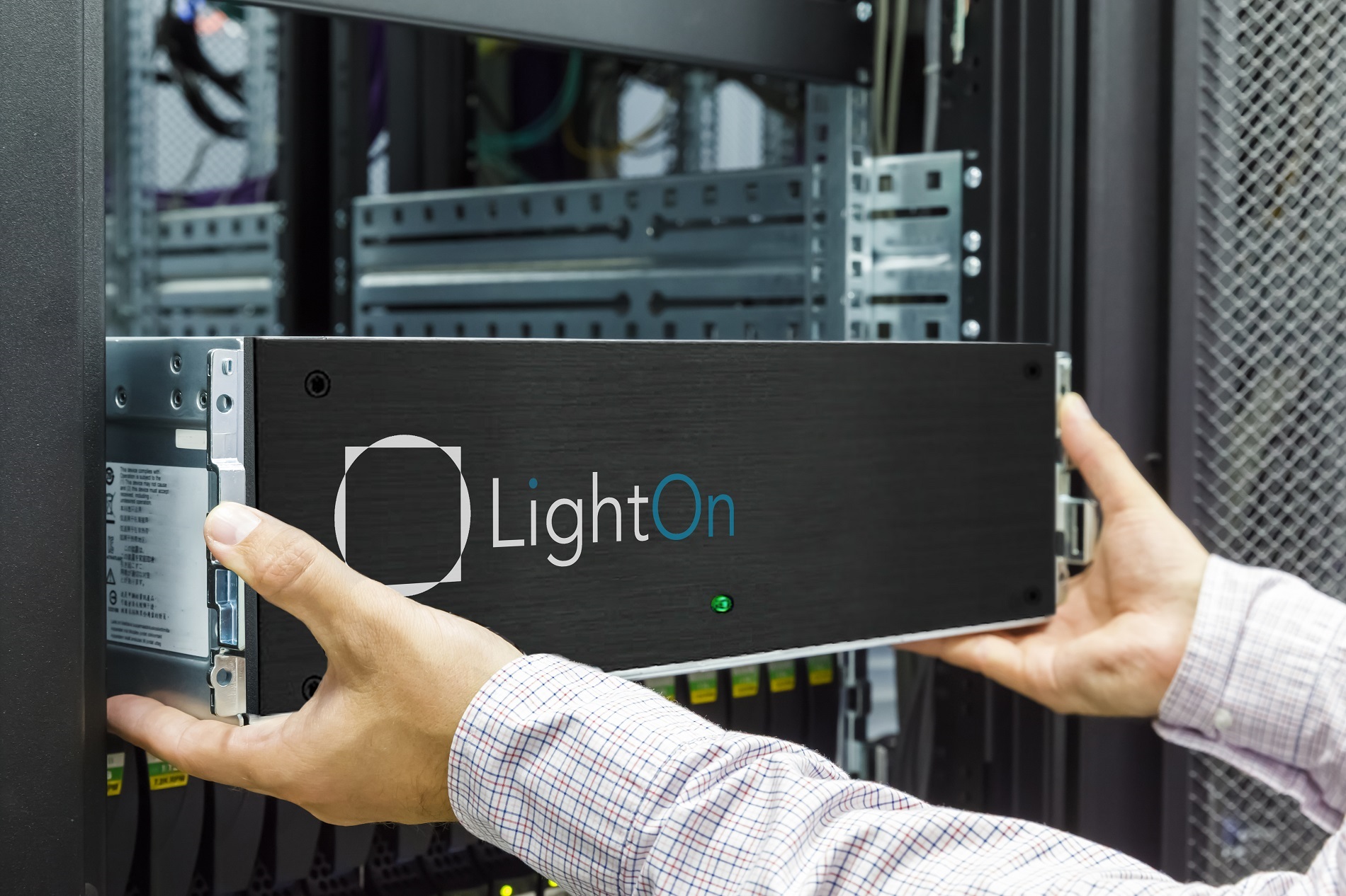LightOn Cloud offers faster large-scale Artificial Intelligence