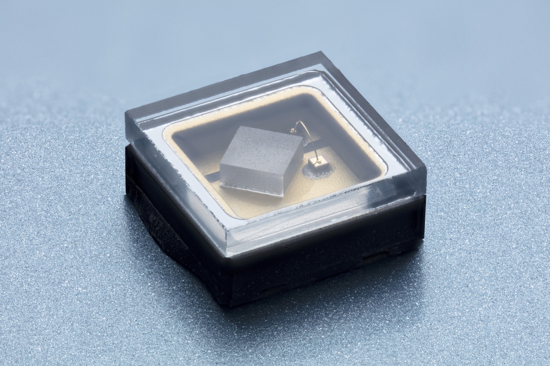 High-power 310 nm UV LED in AlN package