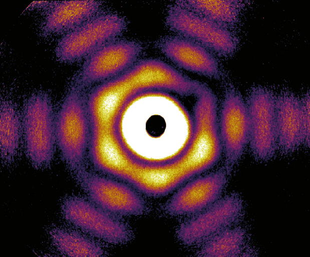 X-ray diffraction image of a truncated twinned tetrahedra nanoparticle