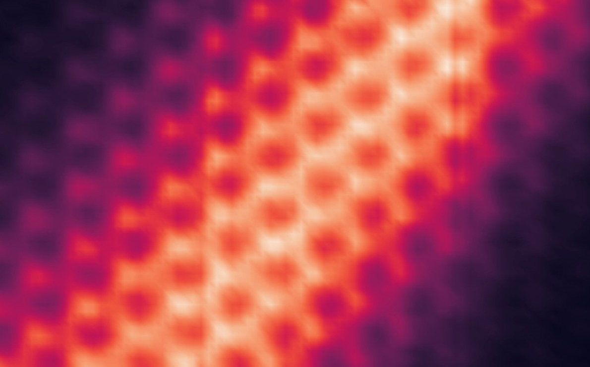 STM image of a chiral interface state wavefunction in a QAH insulator made from twisted monolayer-bilayer graphene in a 2D device