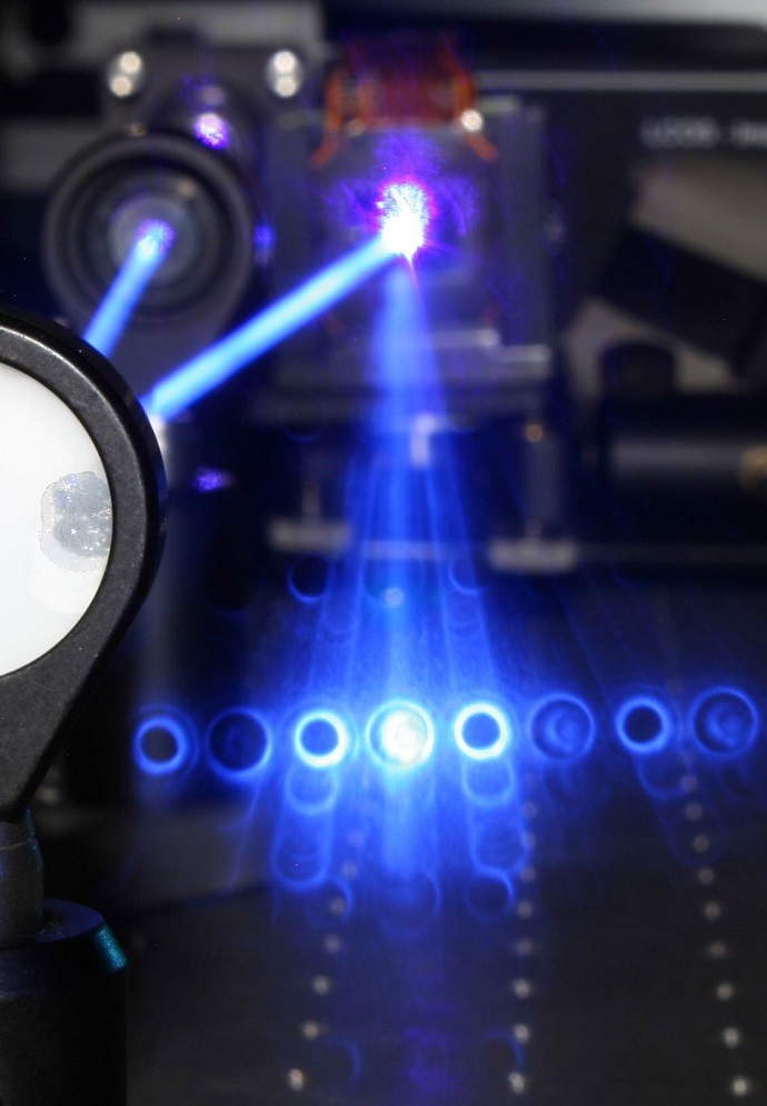 Long-exposure photo of laser beams with a twisted wavefront