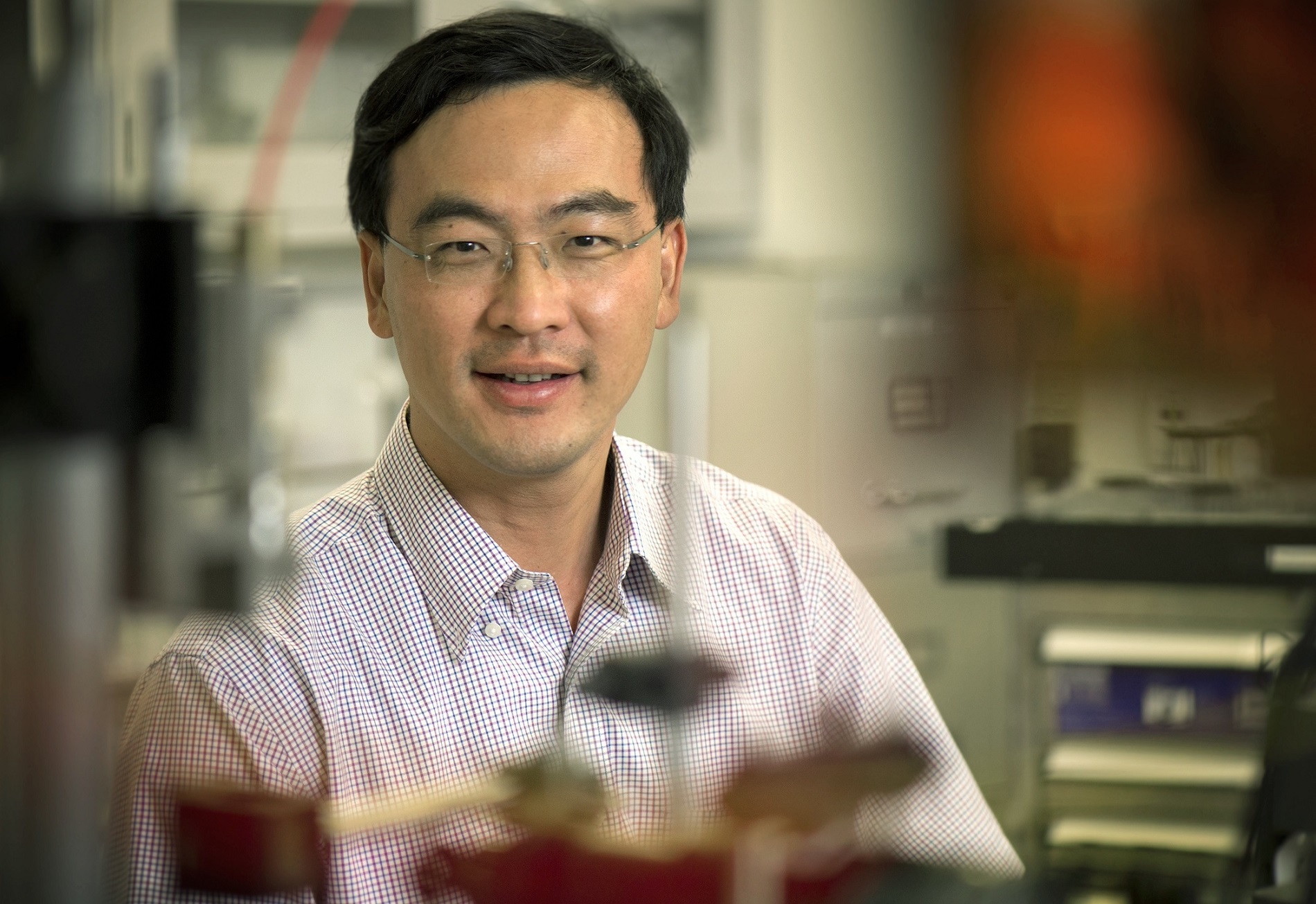 Weidong Zhou, UTA professor of electrical engineering, received a Multidisciplinary Research Initiatives grant.