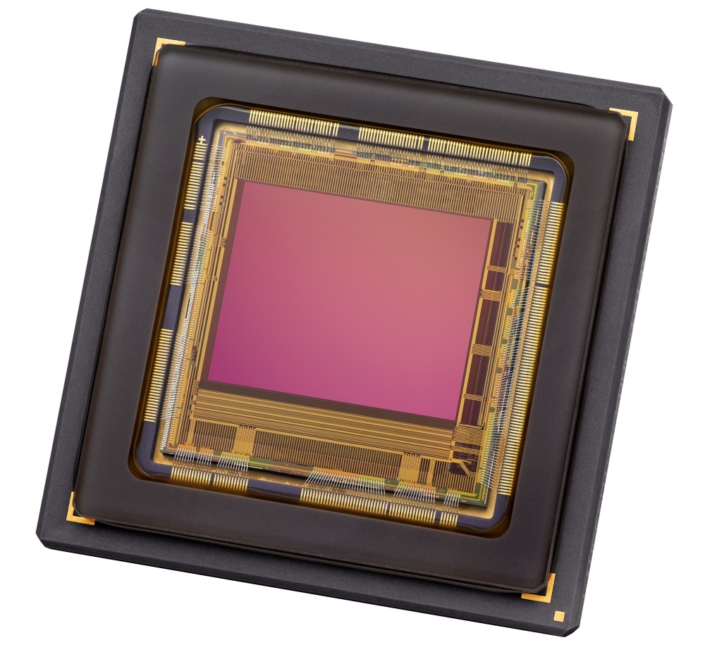 The Lince5M NIR combines high-speed capabilities and high Quantum Efficiency in both visible and near-infrared wavelengths