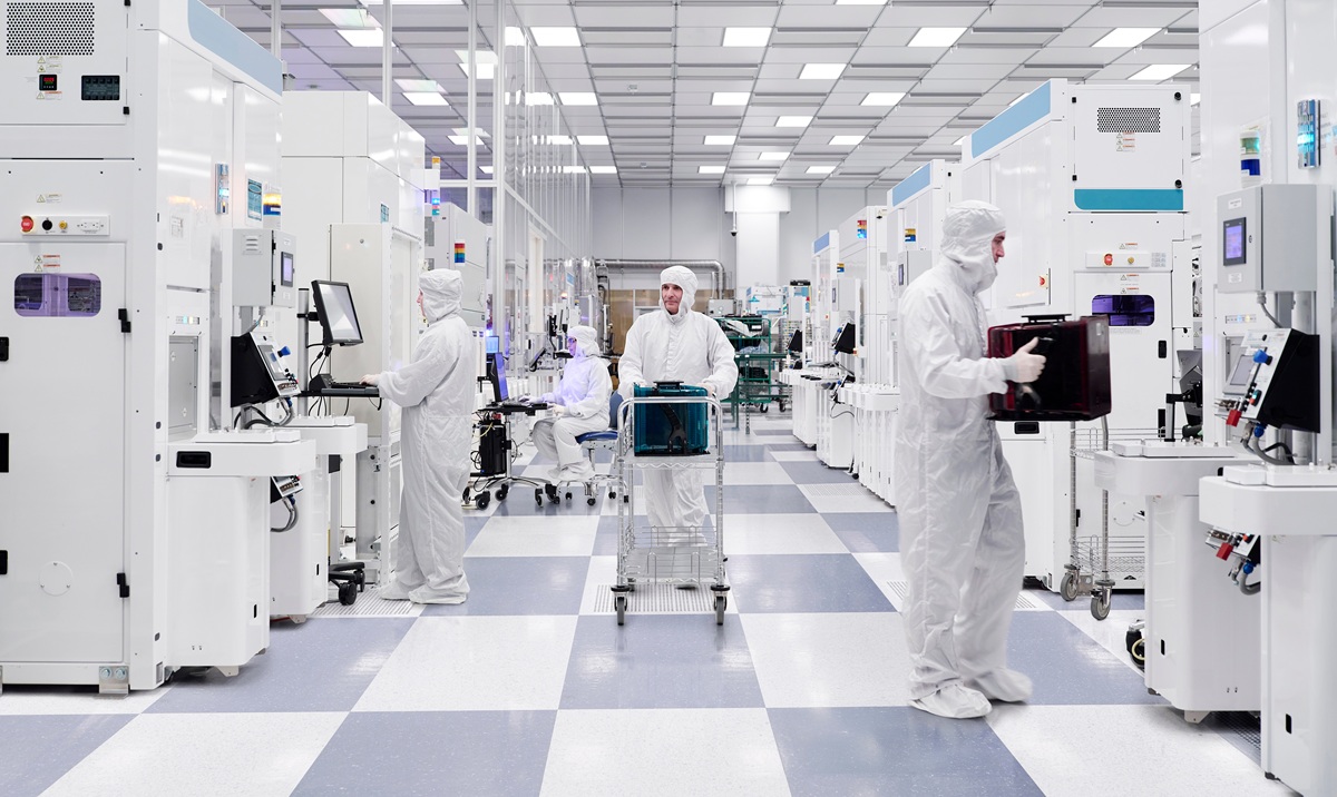 300mm cleanroom at NY Creates' Albany NanoTech Complex in Albany, NY