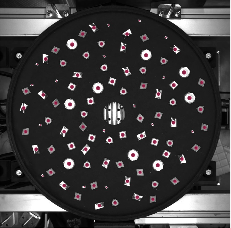 The AI recognizes the contour of the indexable inserts and also differentiates between IO and NIO for new parts