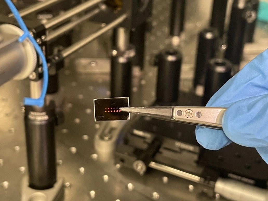 Lasers of PbS colloidal quantum dots.